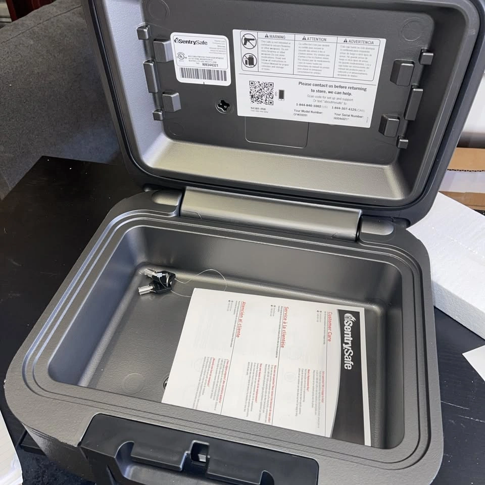SentrySafe CFW20201 Fireproof & Waterproof Safe Chest - photo 3