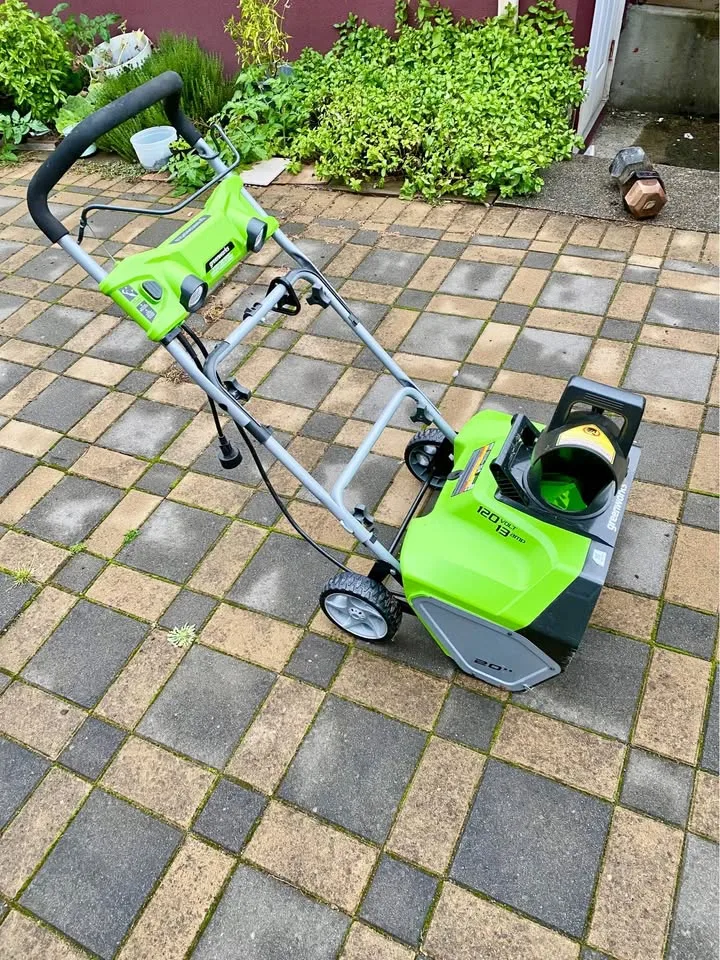 Greenworks Snow blower for sale image indicator(2)