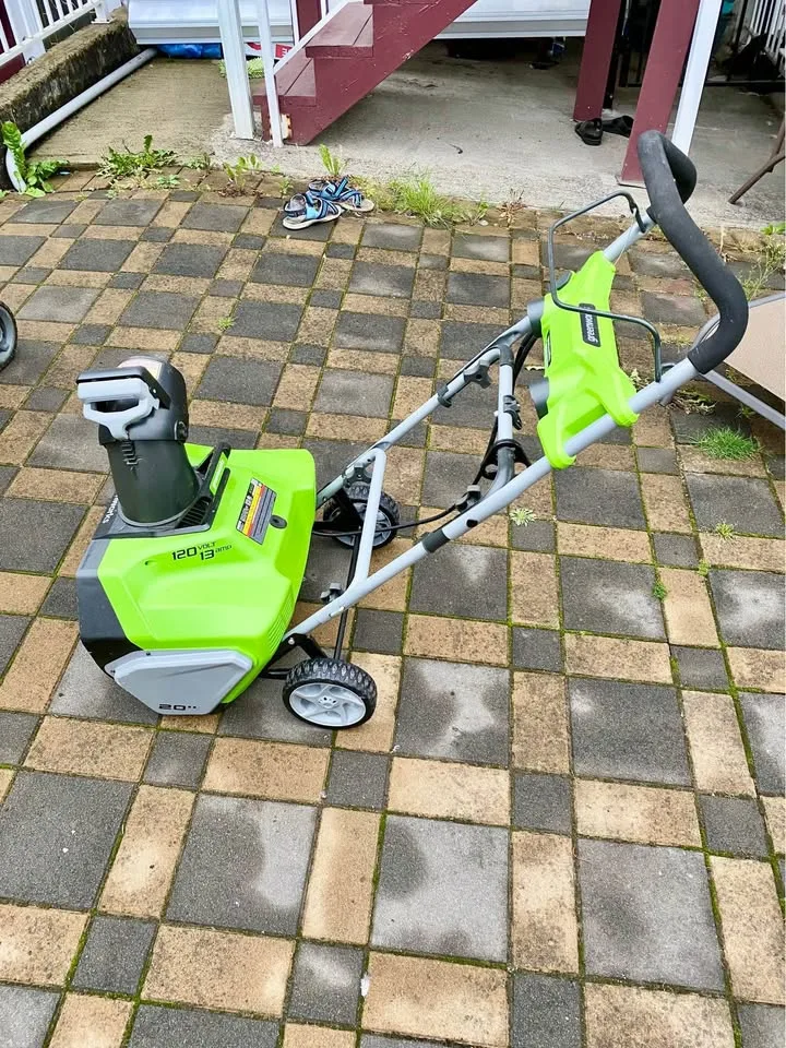 Greenworks Snow blower for sale image indicator(3)