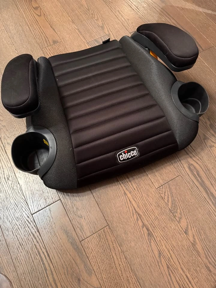 Chicco Booster Seat - photo 2