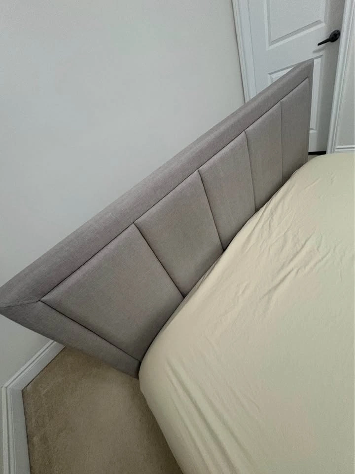 Moving sale: Beige bed with storage space - photo 3