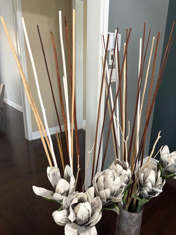 2 Grey Vases with flowers and branches - photo 3
