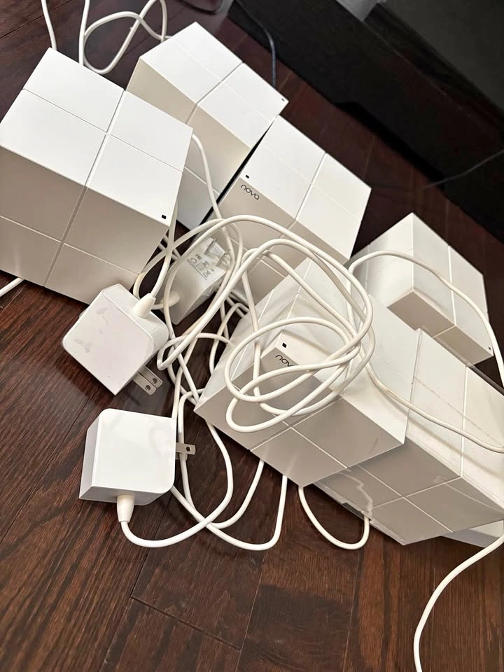 Sale: Selling 6 Wifi Mesh System - extending internet