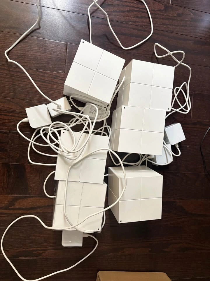 Sale: Selling 6 Wifi Mesh System - extending internet - photo 2