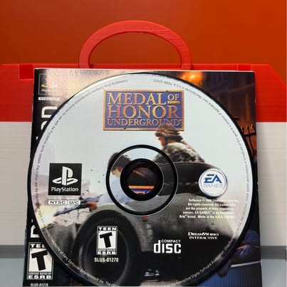 Medal of Honor: Underground (Sony PlayStation 1) Disc And Manual