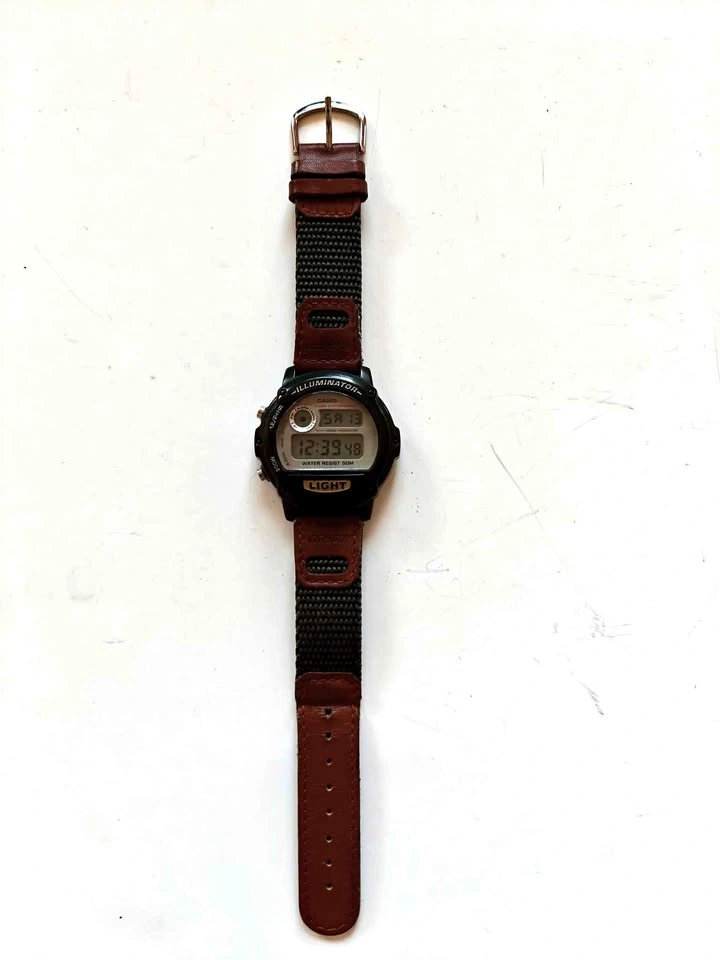 Vintage Casio W-89H Digital Illuminator Watch (1536) 50m