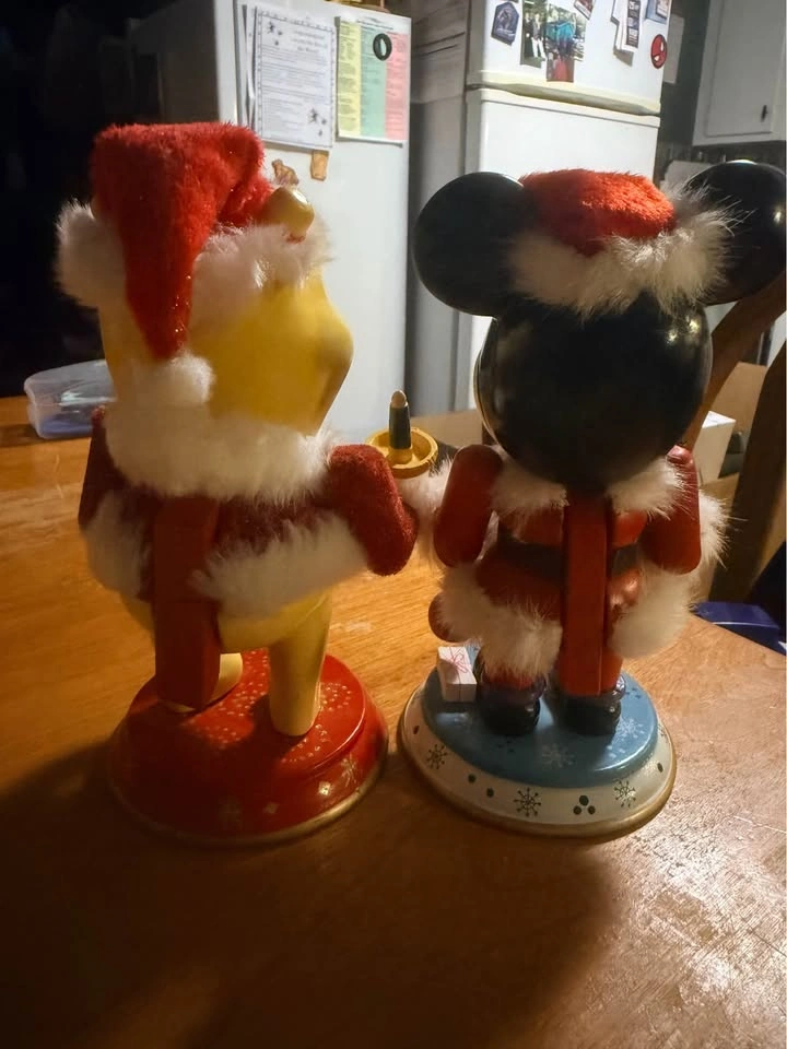 Mickey & Winnie Nut crackers - photo 2