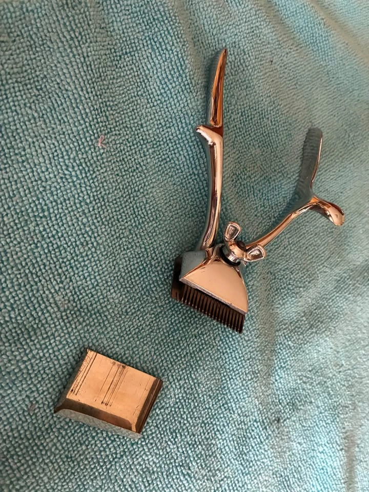 Vintage Premier Chromed Manual Hair Clipper No. X91 - photo 3