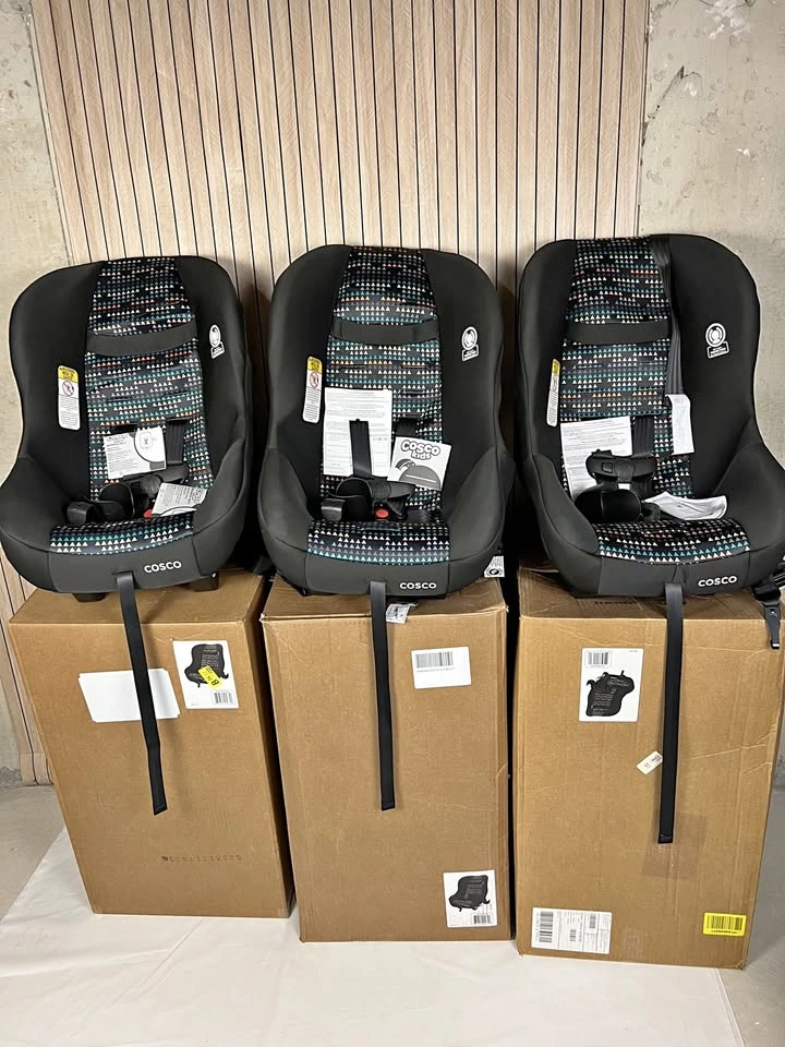 COSCO SCENERA NEXT CONVERTIBLE CAR SEAT - TRIANGLES