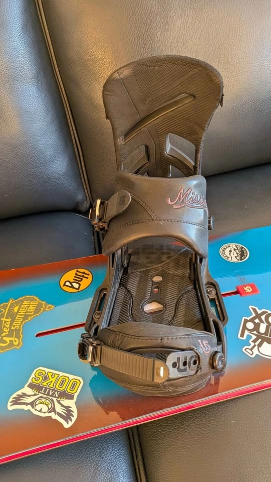 Burton Snowboard Setup – Moto Boots (Size 9.5) & Mission EST Bin - photo 2