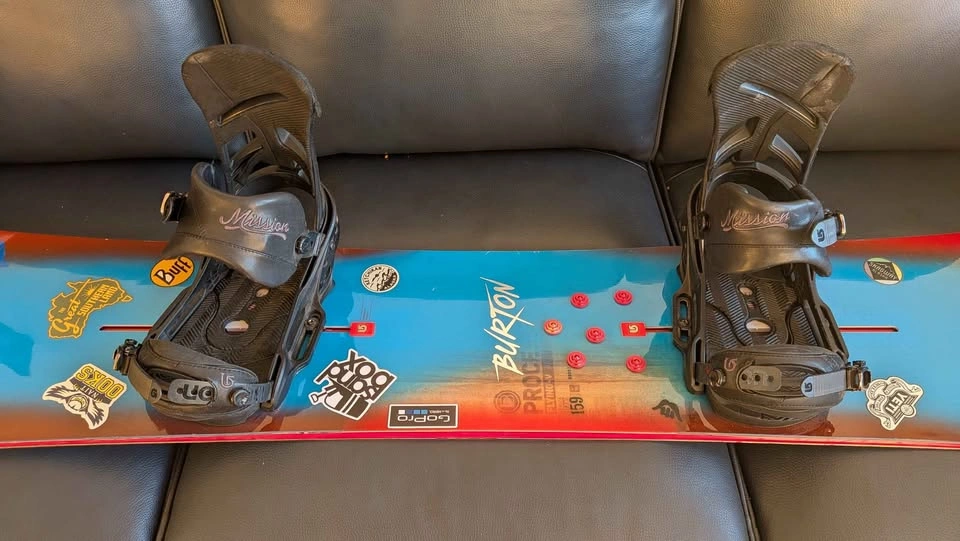 Burton Snowboard Setup – Moto Boots (Size 9.5) & Mission EST Bin - photo 4