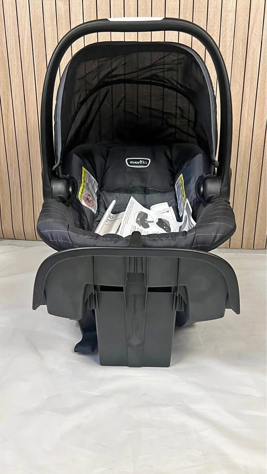 Evenflo NurtureMax Infant Car Seat with Base - Brand New