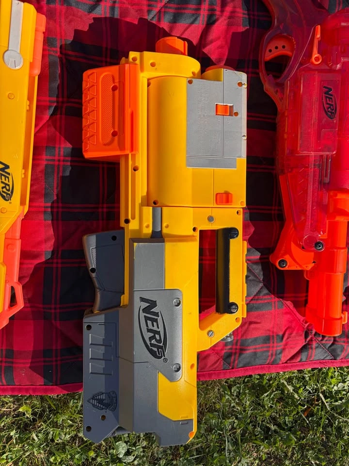 Nerf and X-Shot Toy Blaster Mega Lot with Darts and Magazines - photo 2