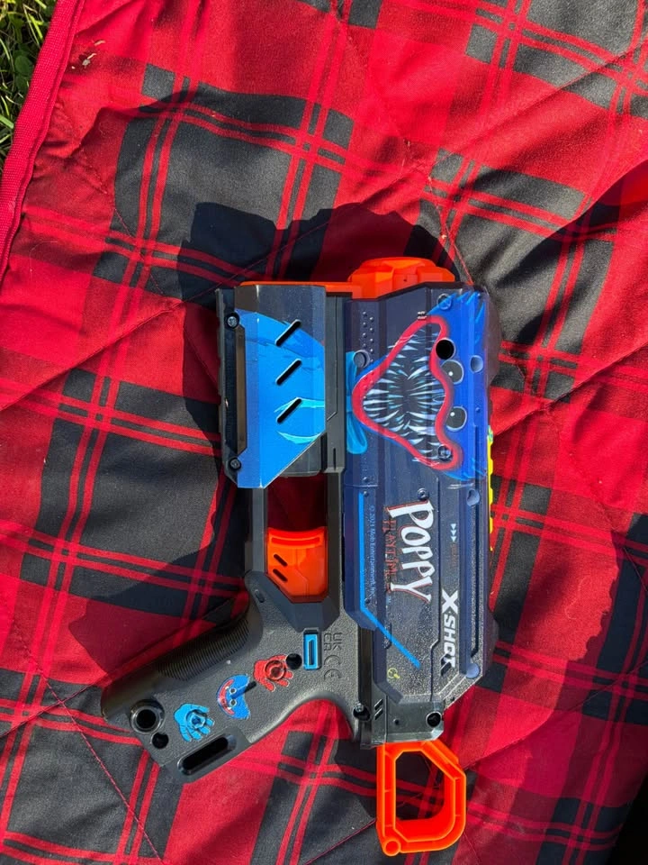 Nerf and X-Shot Toy Blaster Mega Lot with Darts and Magazines - photo 3