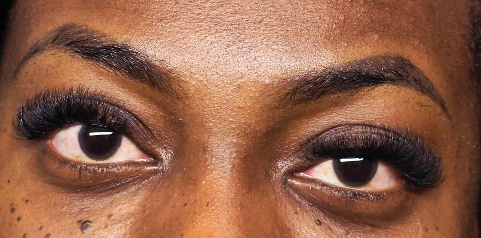 Eyelash extensions - photo 3