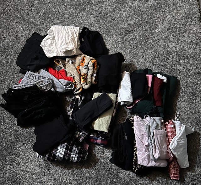 Young girls bundle of clothes - 30+ items