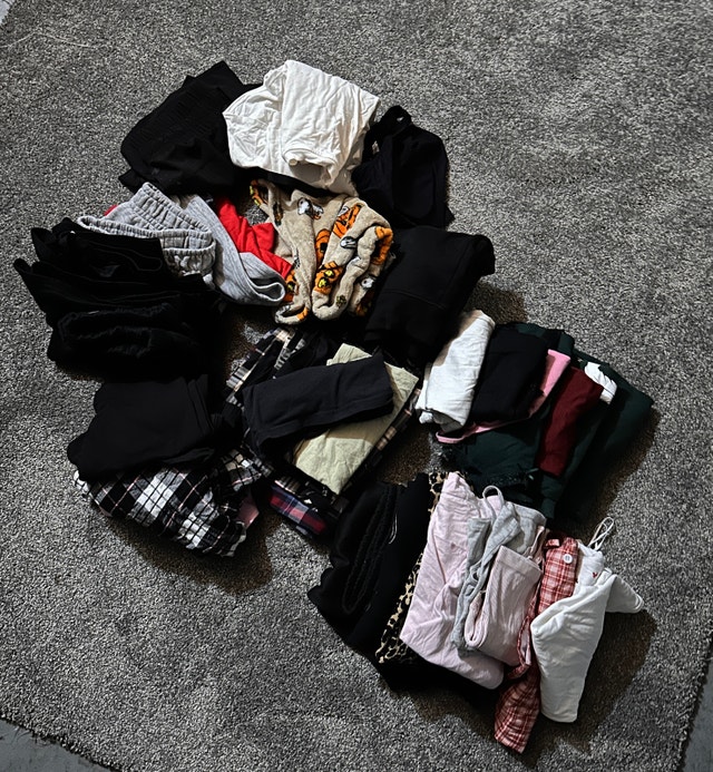 Young girls bundle of clothes - 30+ items - photo 3