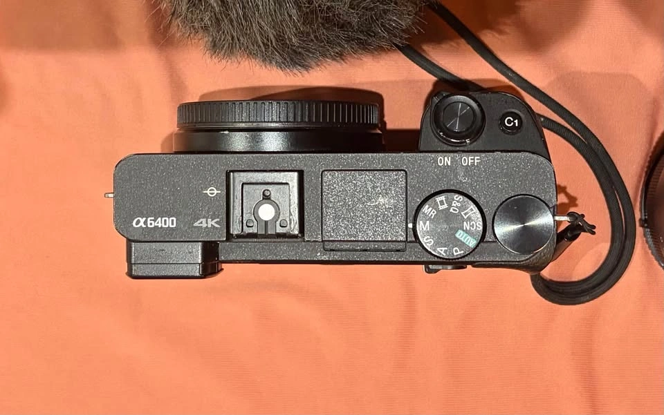 SONY A6400 w Lenses (13k Shutter) - photo 3