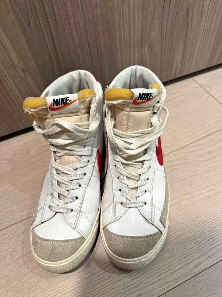 Nike Blazer Mid '77 Vintage High-Top Sneakers - Size 6