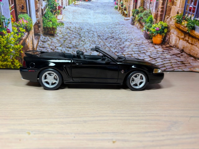 1:18 1999 Ford Mustang GT – Black Muscle car New with box - photo 3