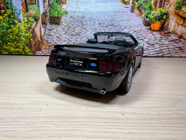 1:18 1999 Ford Mustang GT – Black Muscle car New with box - photo 4