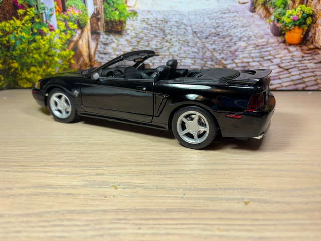 1:18 1999 Ford Mustang GT – Black Muscle car New with box - photo 5