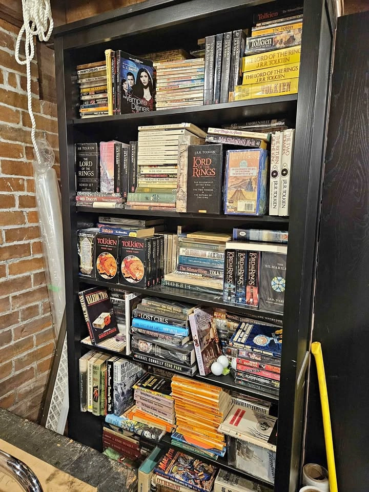Large Collection of Vintage Sci-Fi, Fantasy, Horror & Books