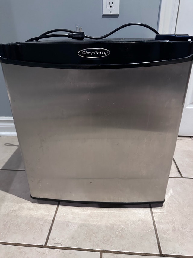 Simplicity mini fridge