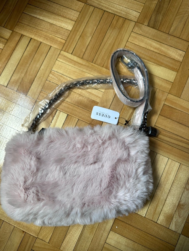 BNWT GUESS Faux Fur Y2K Shoulder Bag - photo 4