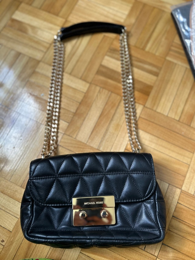 Michael Kors Jet Set Travel Medium Dome Crossbody Bag