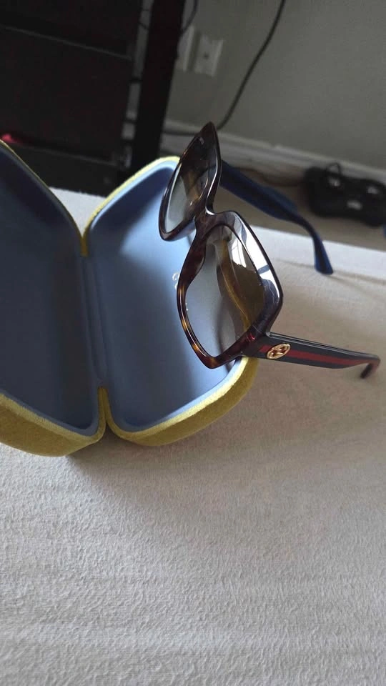 Gucci Tortoise Shell Sunglasses - photo 2