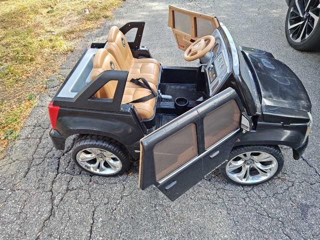 Power wheels black escalade ext - photo 3