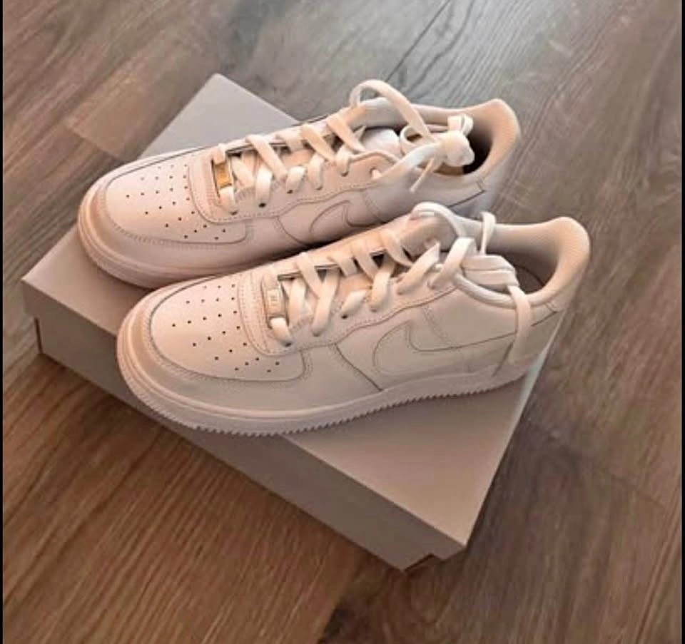Nike Air Force 1s. Size Y6/7.5 Women’s.