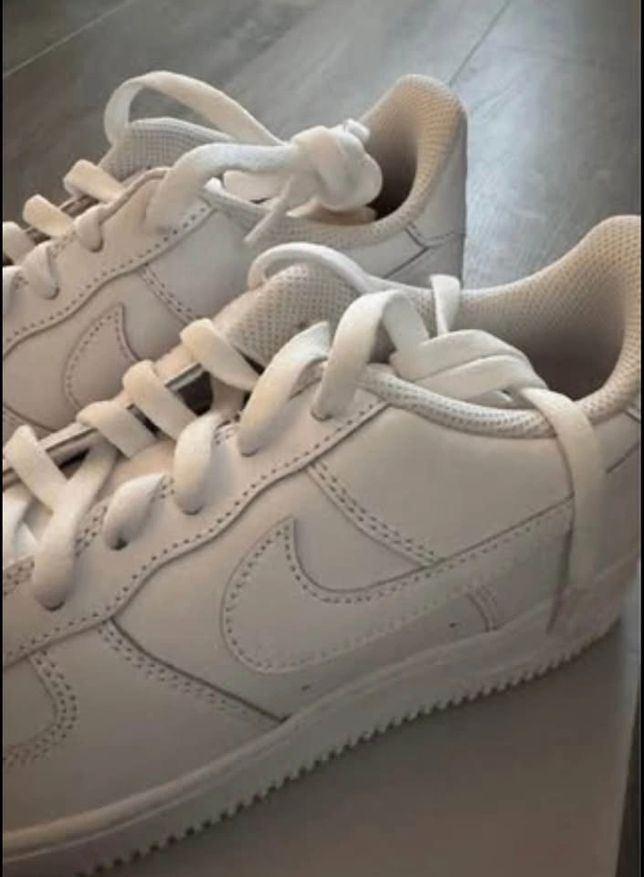 Nike Air Force 1s. Size Y6/7.5 Women’s. - photo 4