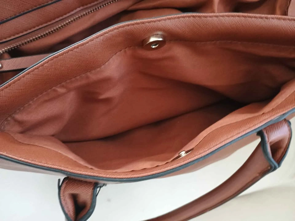 Kenneth Cole Purse in Great Condition - photo 3
