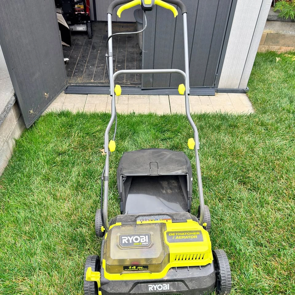 Ryobi 14 in. 18V ONE+ HP Brushless Cordless Dethatcher/Aerator