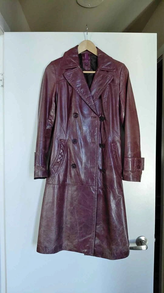 Danier Leather New Label Burgundy Leather Trench Coat - photo 2
