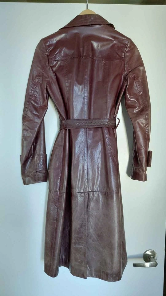 Danier Leather New Label Burgundy Leather Trench Coat - photo 3