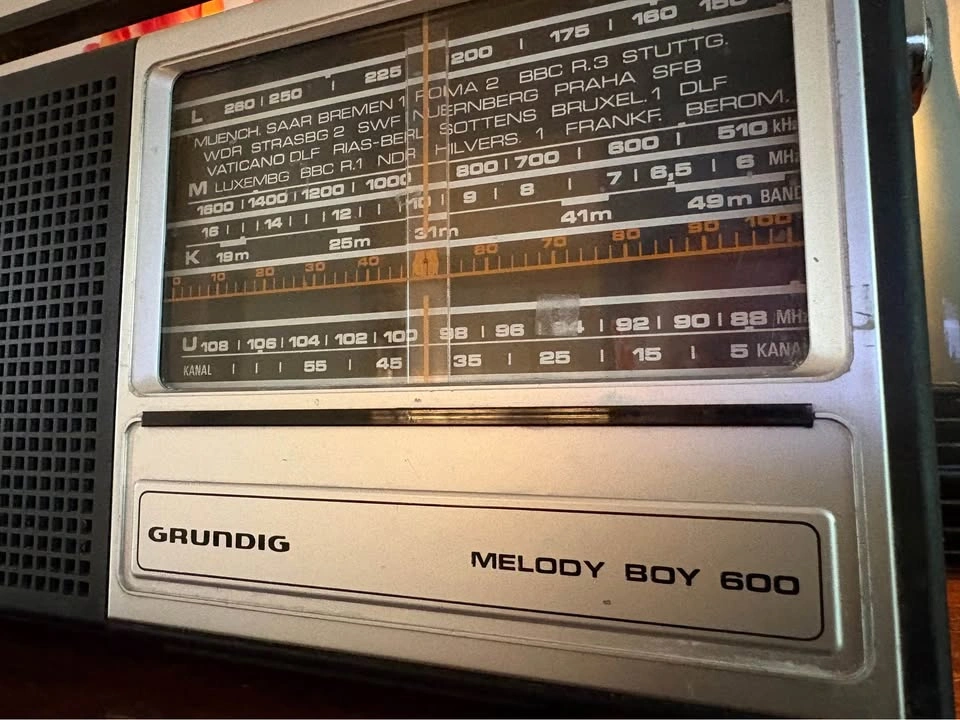 Vintage 1970’s Grundig Melody Boy 600 Transistor Radio - photo 2