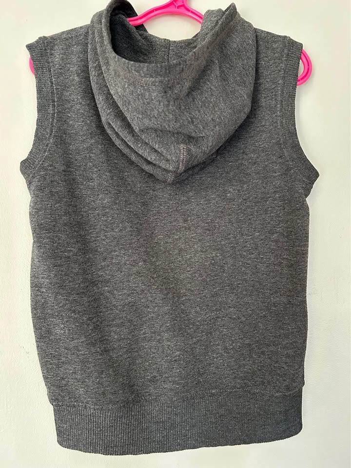 SUPER CUTE GIRLS SIZE 4/6 SLEEVELESS SWEATSHITS - photo 2
