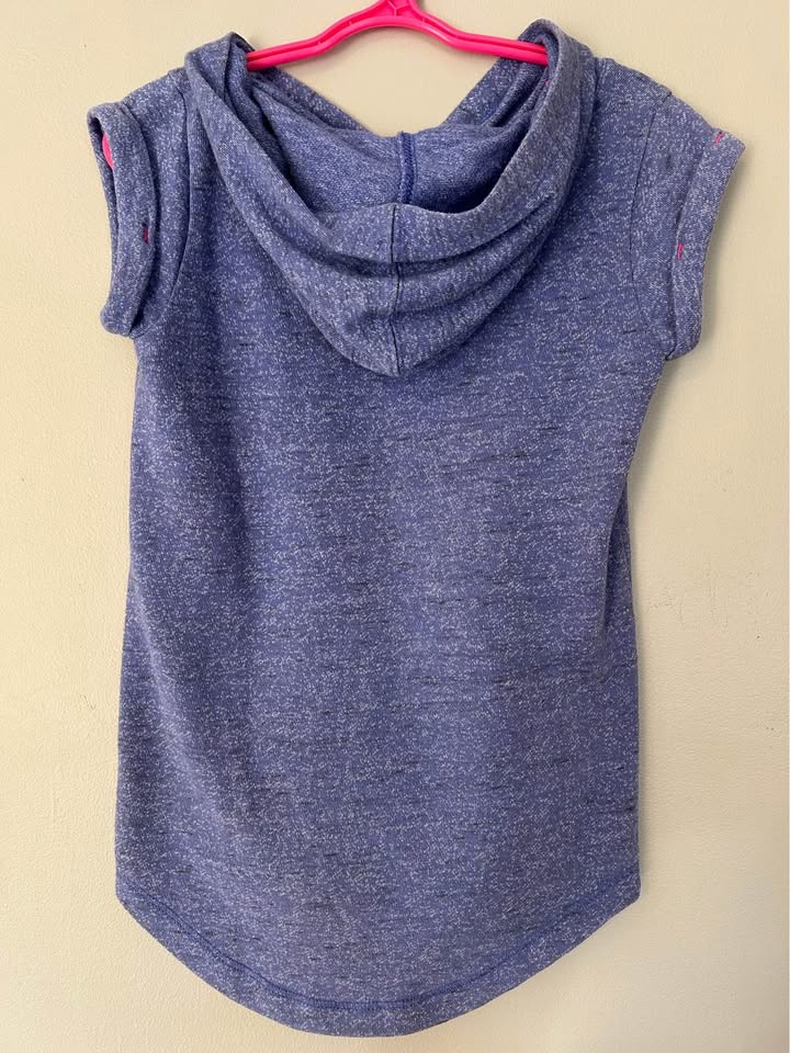 SUPER CUTE GIRLS SIZE 4/6 SLEEVELESS SWEATSHITS - photo 3