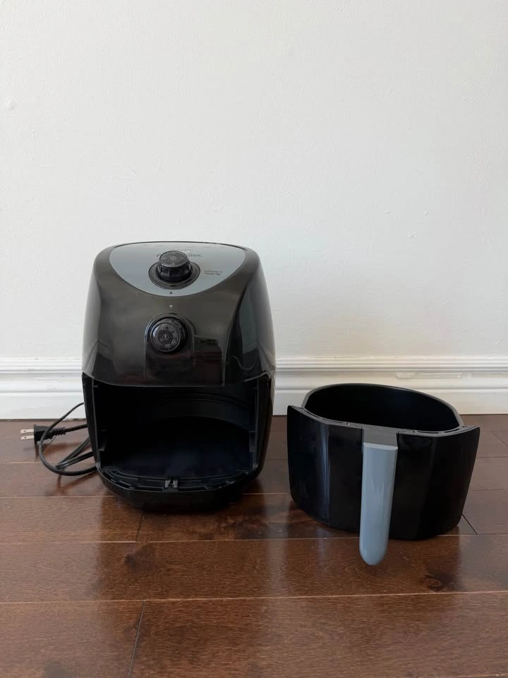 Proctor Silex Air Fryer (2.2 qt) - photo 2