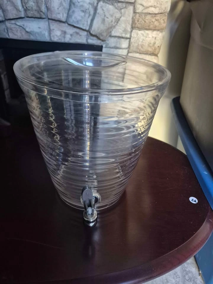 Clear Ribbed Plastic Beverage Dispenser - photo 2