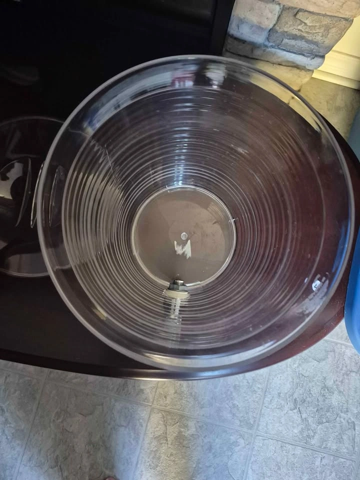 Clear Ribbed Plastic Beverage Dispenser - photo 3
