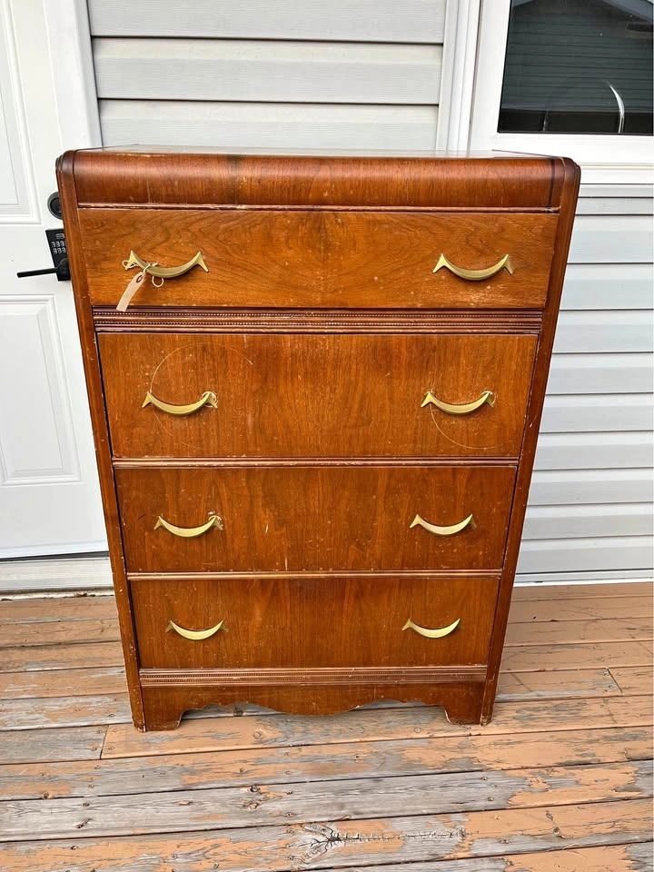 Vintage dresser