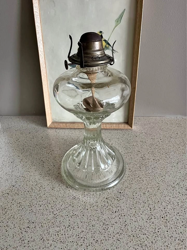 Kerosene lamp base