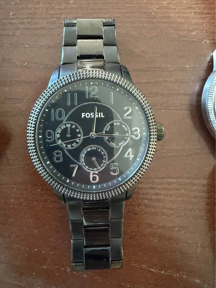 Nixon, Fossil, Guess, and Timex Men's Watch Collection - photo 2