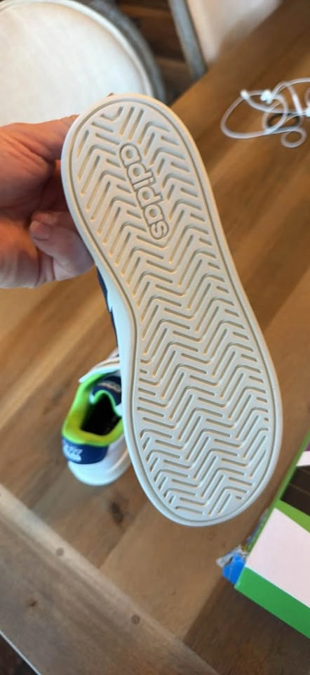 Adidas Grand Court Disney Pixar Toy Story Kids Shoes size 3 - photo 4