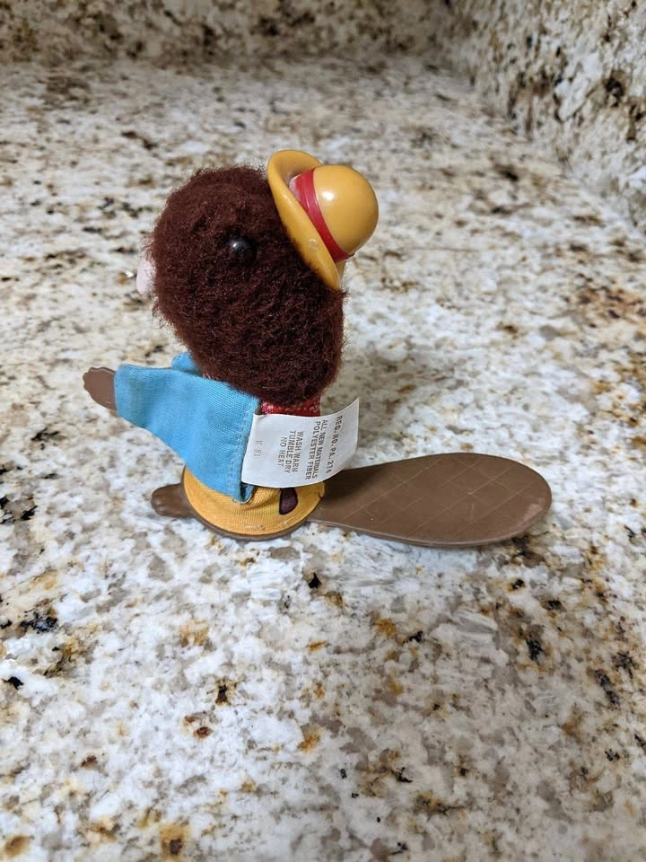 Vintage 1980 Fisher Price Bramble Beaver Woodsey Family