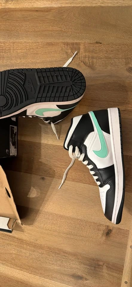 Jordan 1 Mid Glow Black mens 8 - photo 5